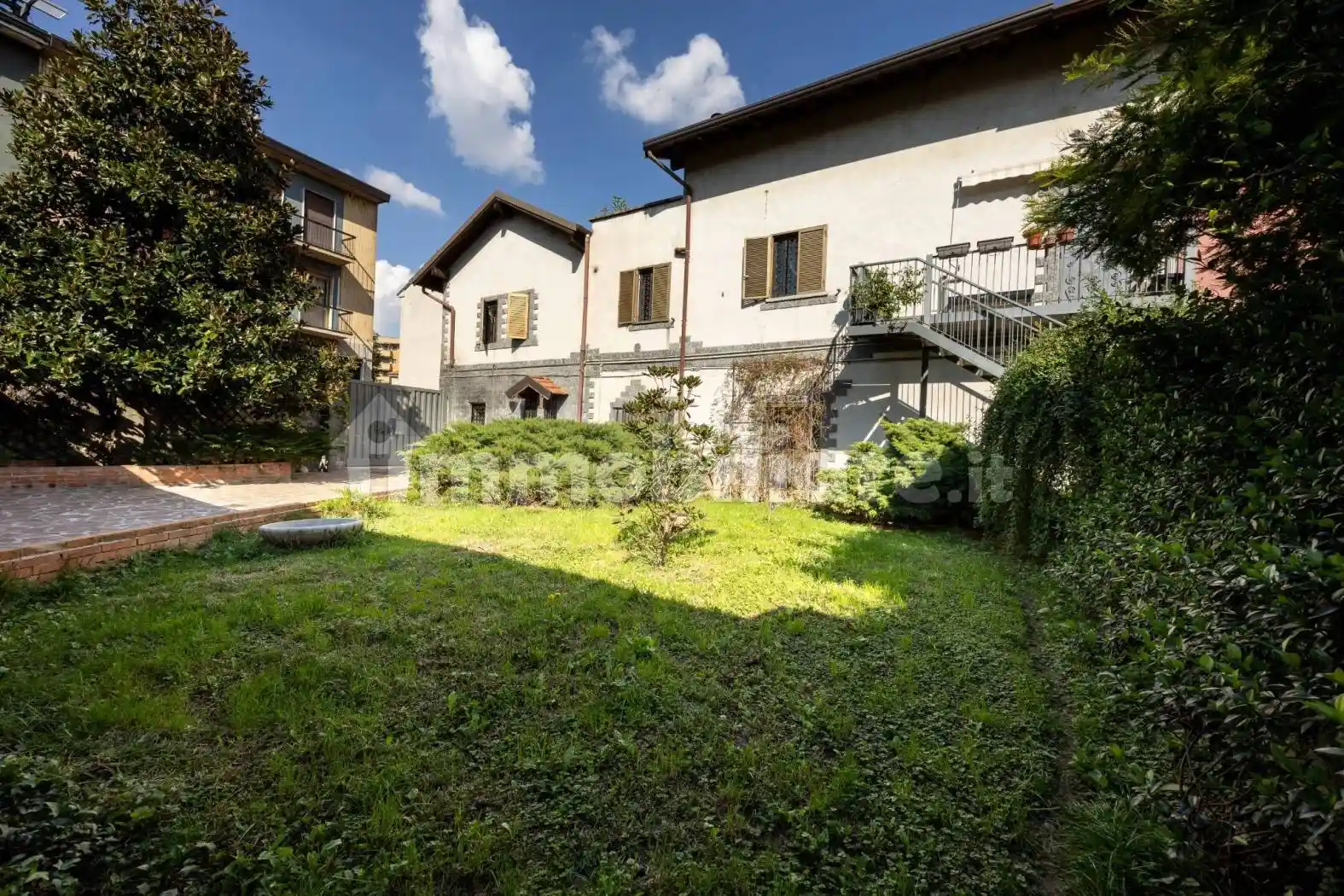 Casa indipendente in vendita a Milano