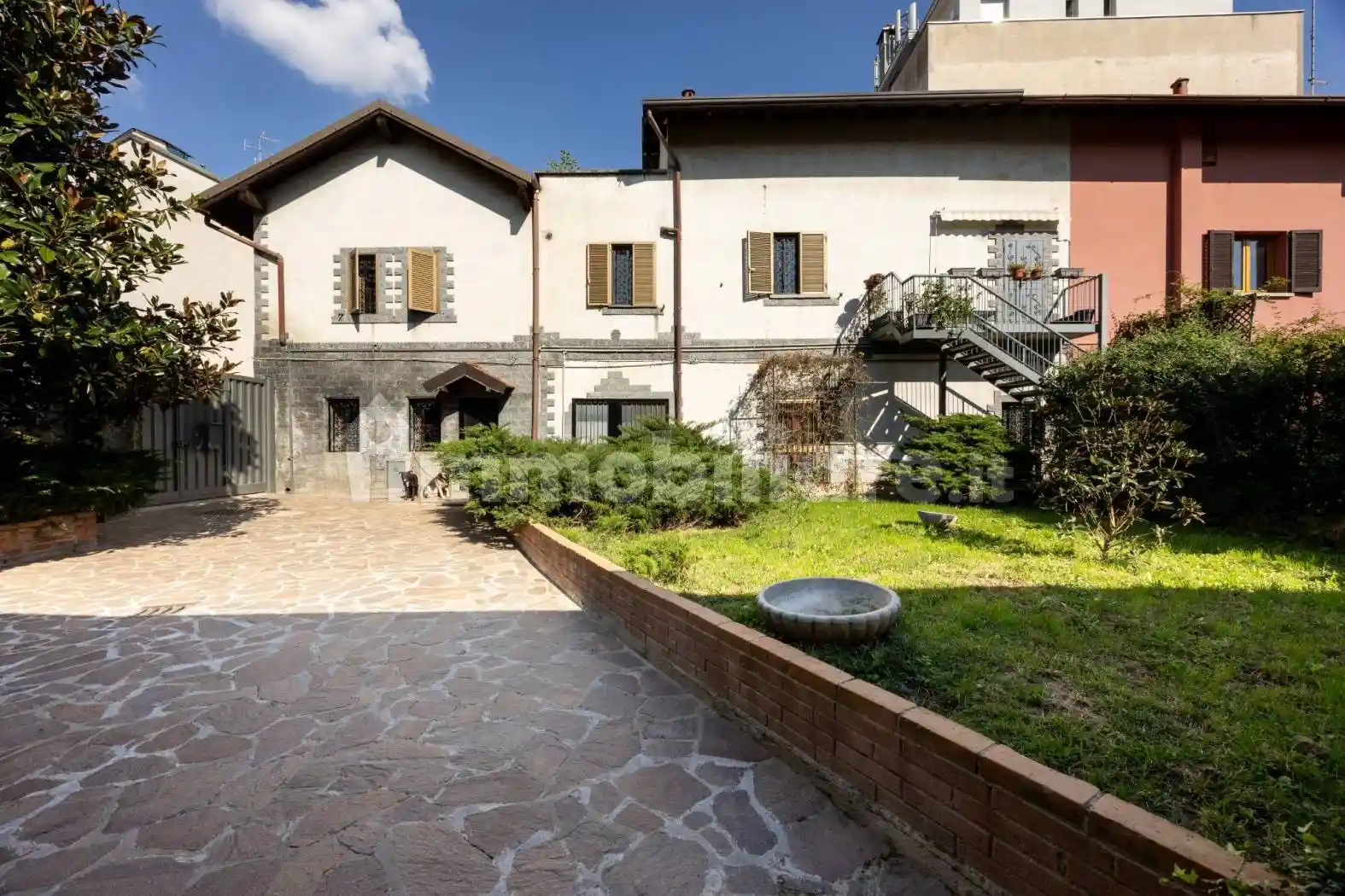 Casa indipendente in vendita a Milano