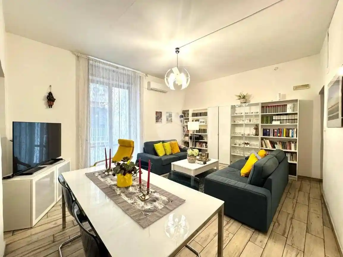 Appartamento in vendita a Napoli