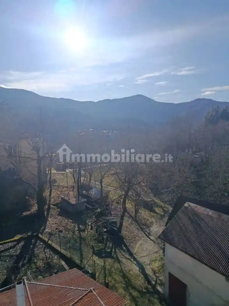 Casa indipendente in vendita a Rezzoaglio