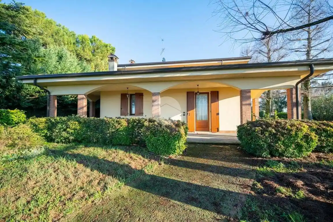 Villa in vendita a Castellucchio