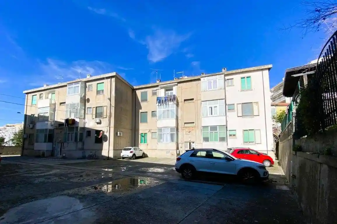 Appartamento in vendita a Paola