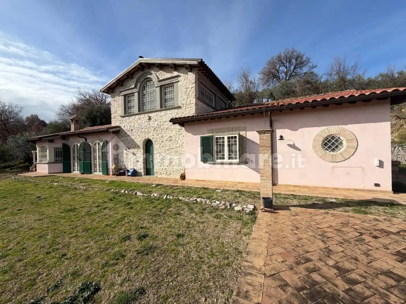 Villa in vendita a Montopoli di Sabina