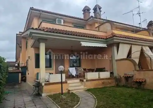 Villa in vendita a Ardea