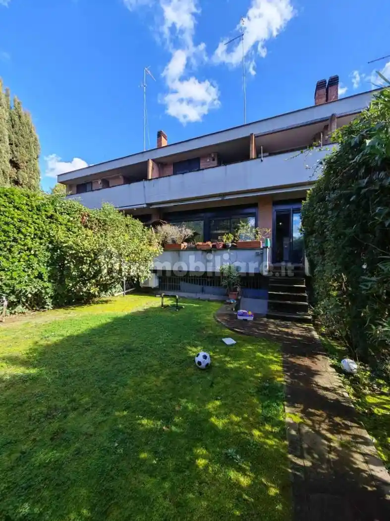 Villetta a schiera in affitto a Roma