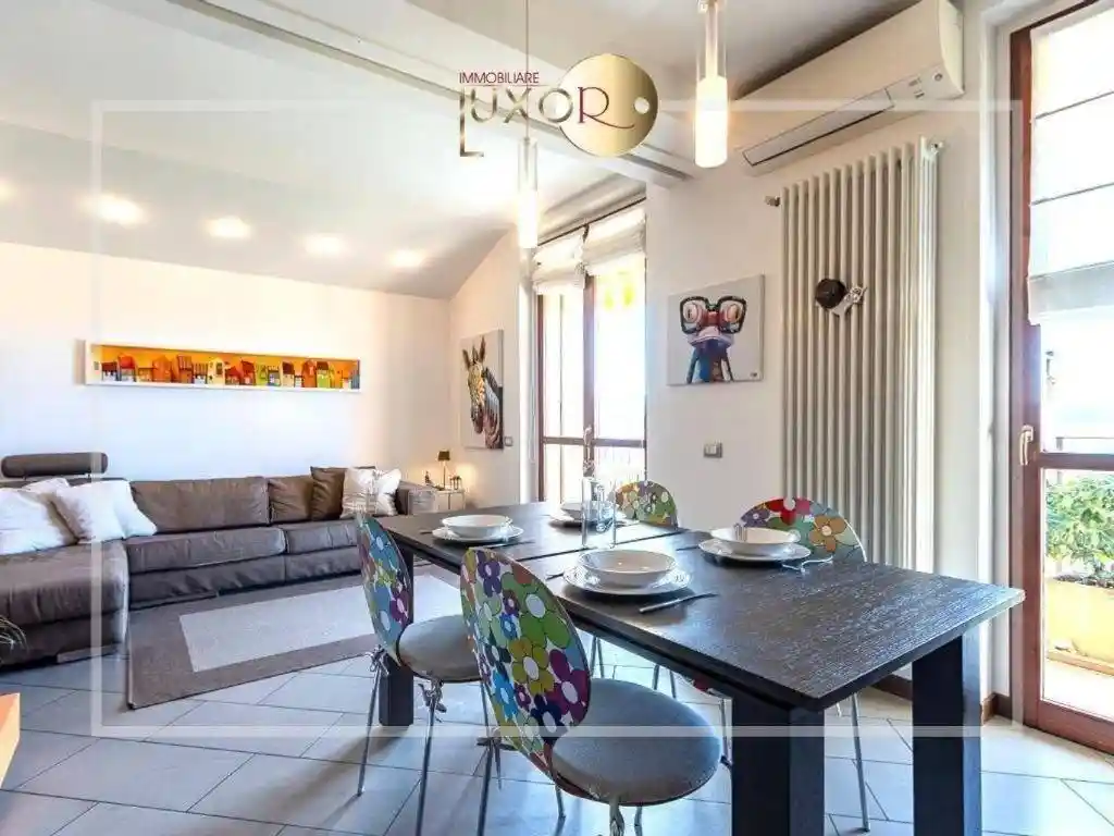 Appartamento in vendita a Castello di Brianza