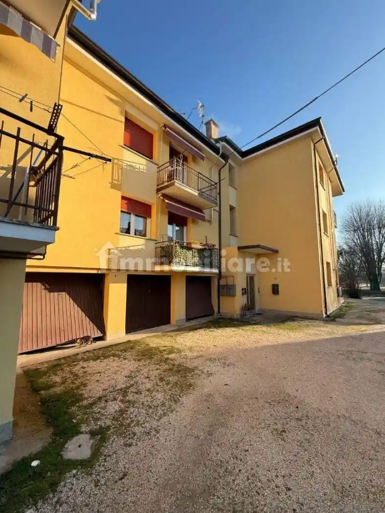 Appartamento in vendita a Borgocarbonara