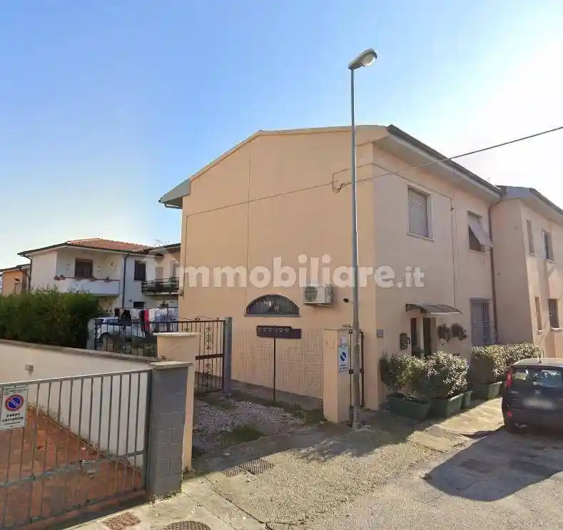 Appartamento in vendita a Cascina