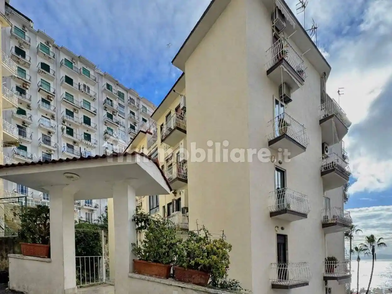 Appartamento in affitto a Napoli