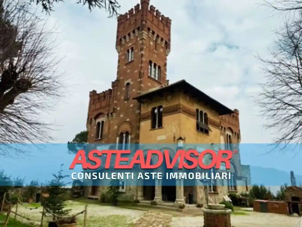 Palazzo - Stabile in vendita a Serra Riccò