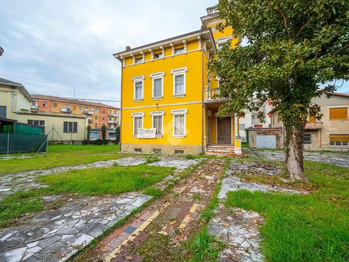 Villa in vendita a Novellara