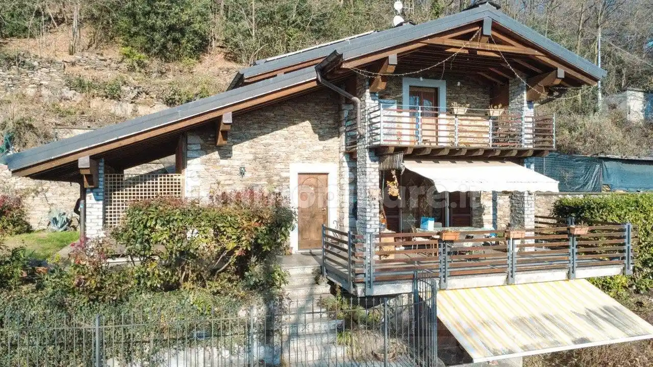 Villa in vendita a Cossogno
