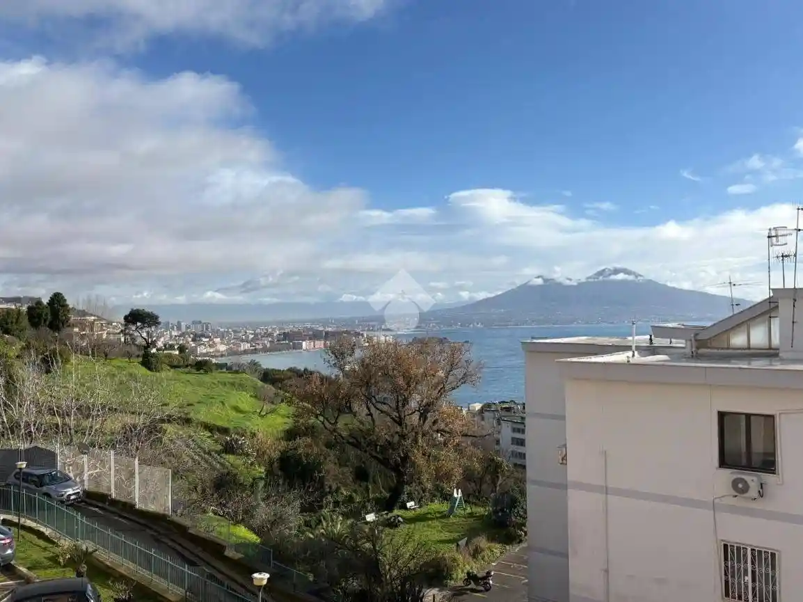 Appartamento in vendita a Napoli