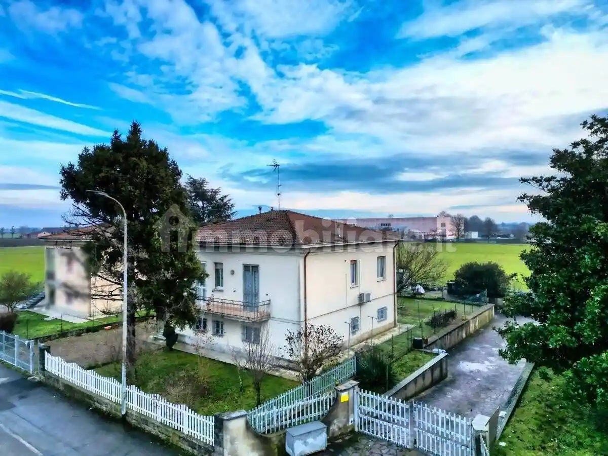 Villa in vendita a San Pietro in Cerro