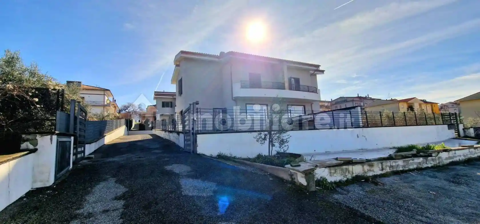 Villa in vendita a Poggio Moiano