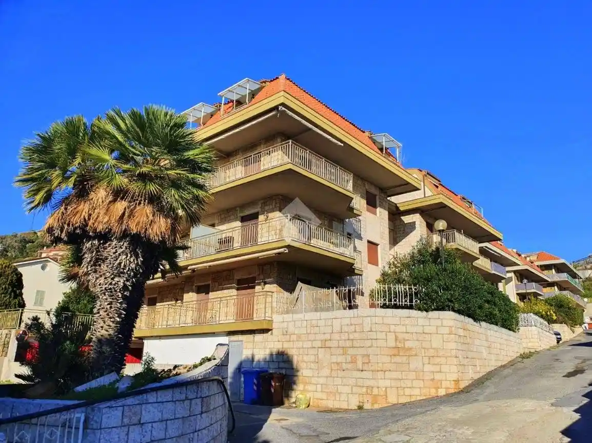 Appartamento in vendita a Riva Ligure