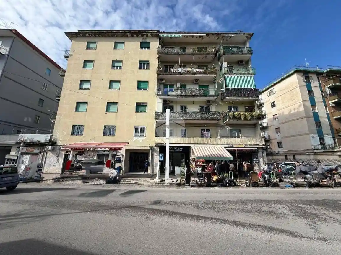 Appartamento in vendita a Napoli