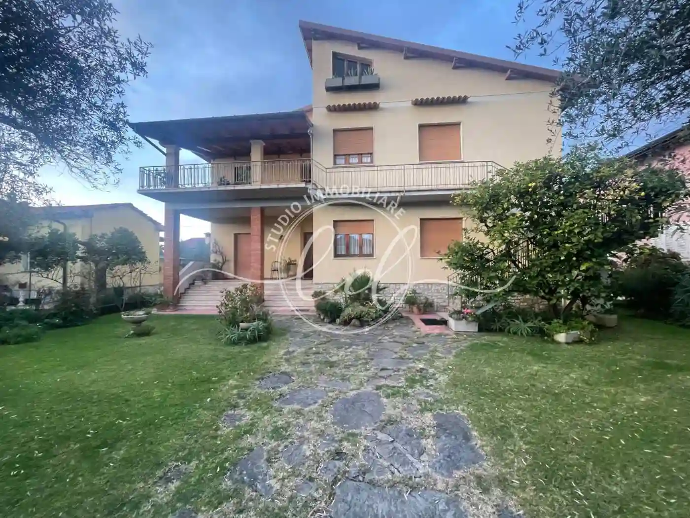 Villa - foto 2
