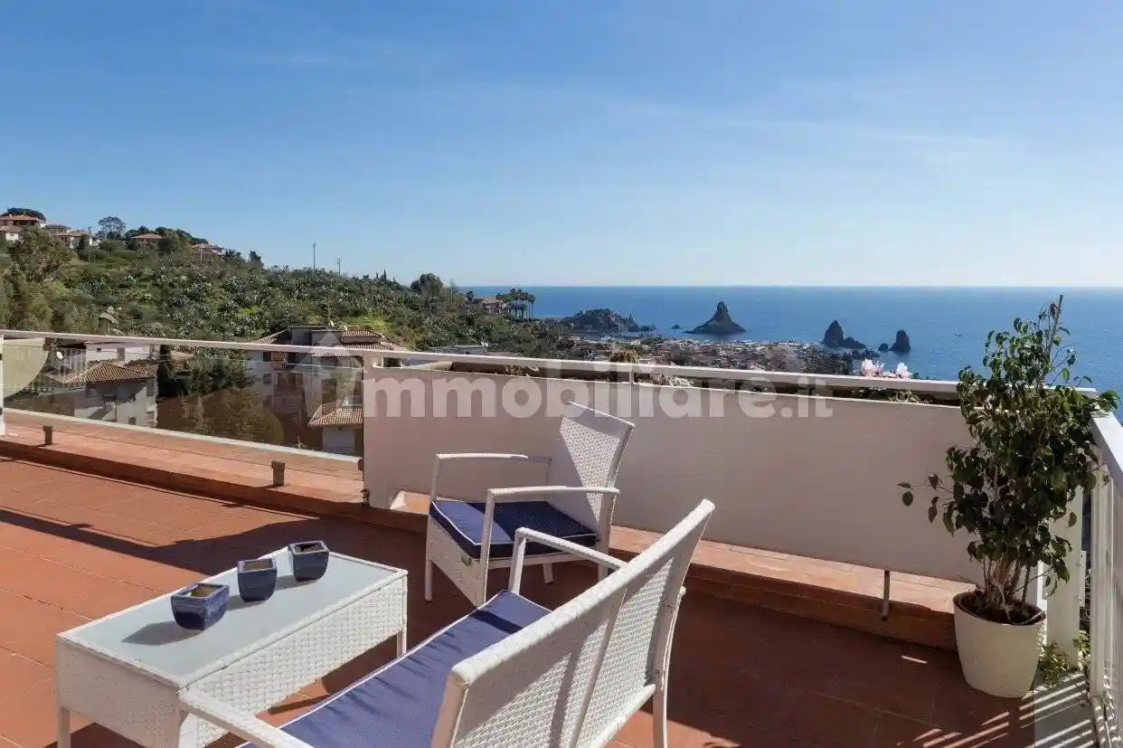 Appartamento in vendita a Aci Castello