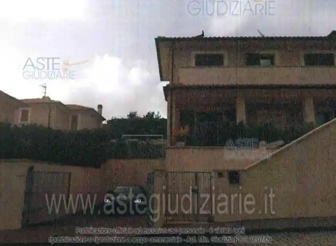 Casa indipendente in vendita a Piombino