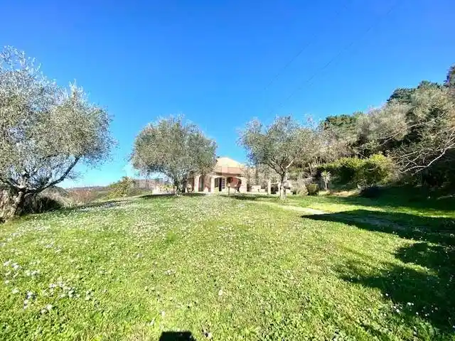 Villa in vendita a Sarzana
