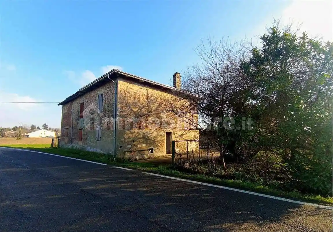 Casa indipendente in vendita a Roccabianca