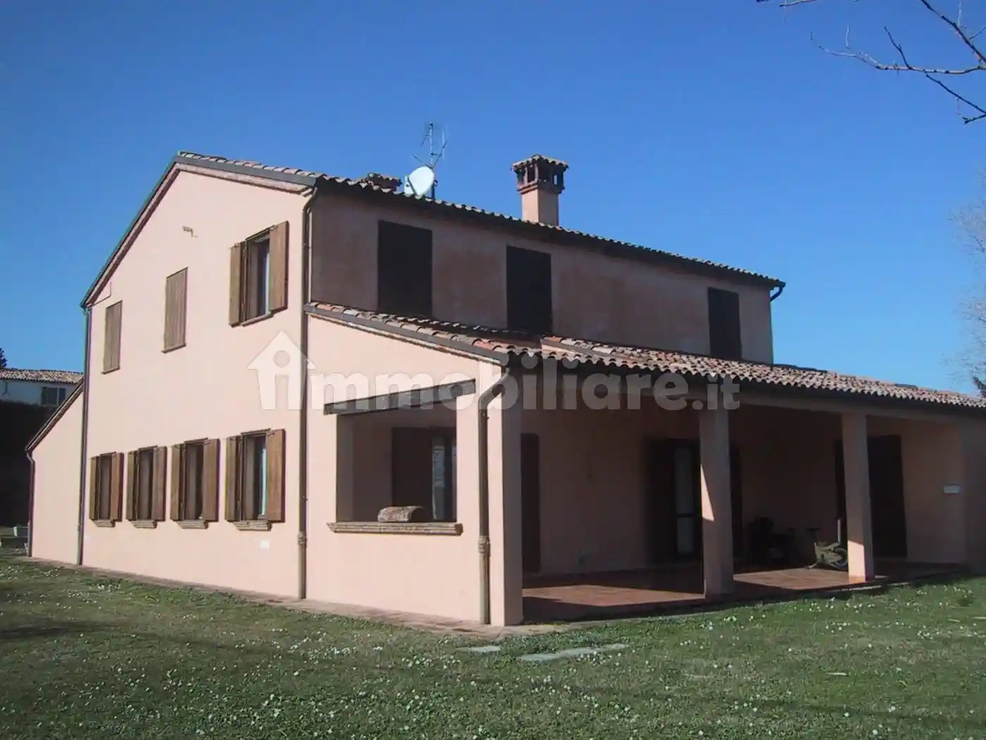 Villa in vendita a Roncofreddo