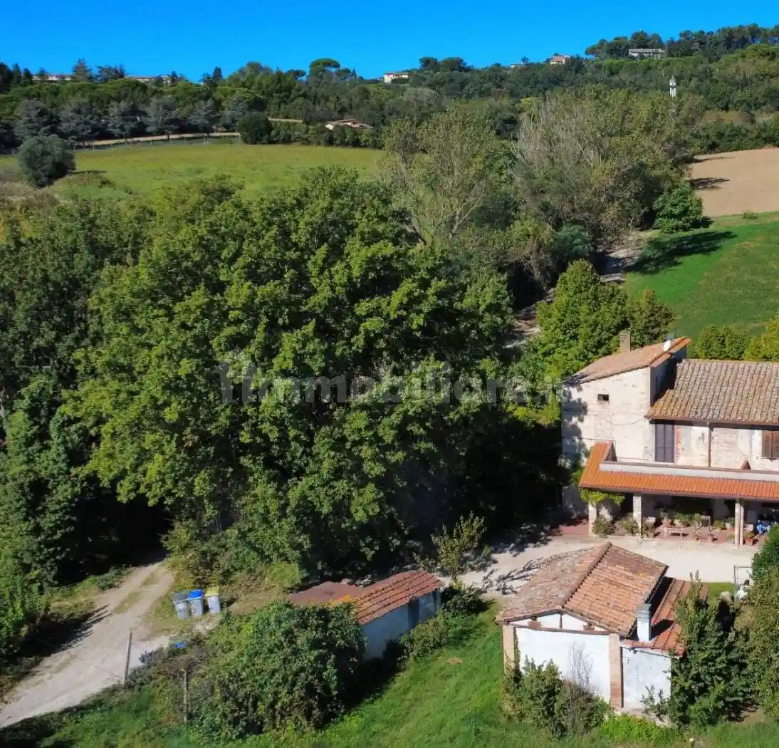 Casa indipendente in vendita a Perugia