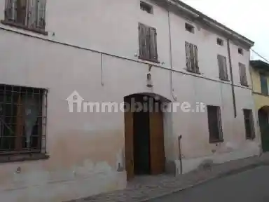 Palazzo - Stabile in vendita a Rivarolo Mantovano