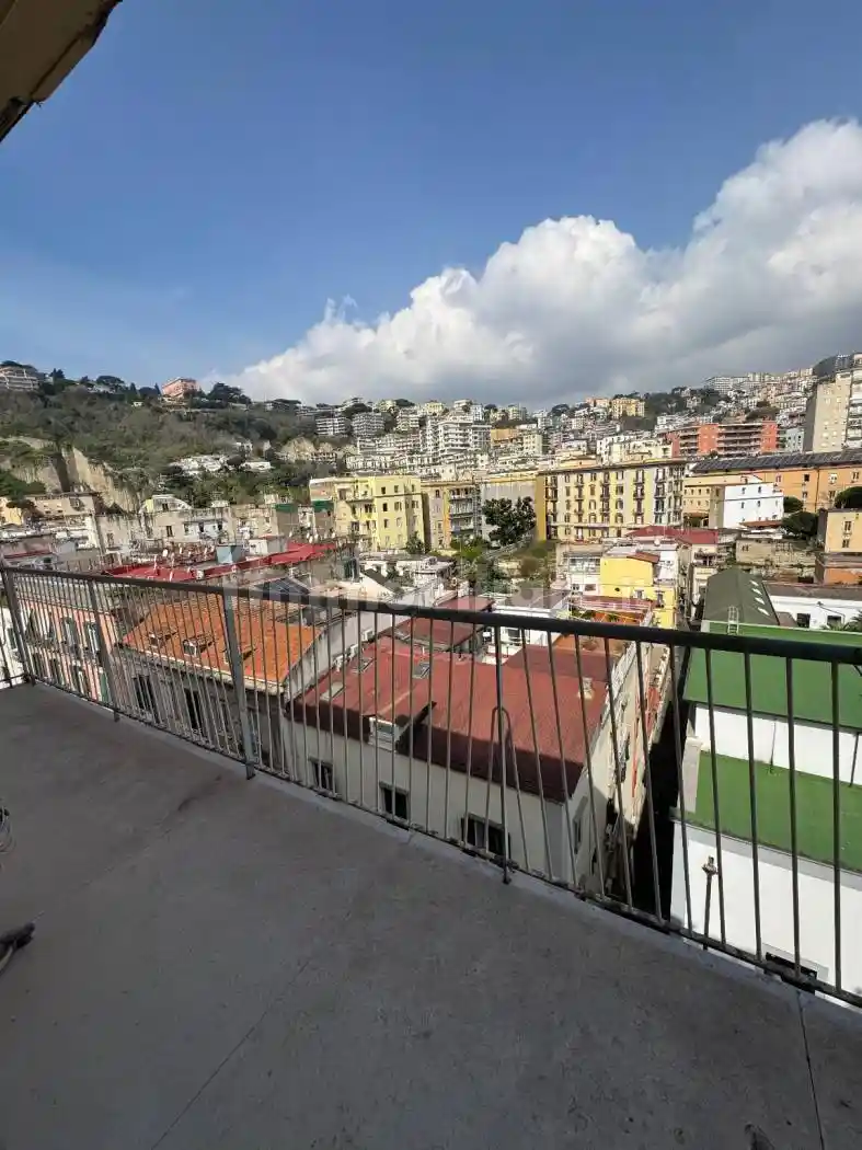 Appartamento in affitto a Napoli