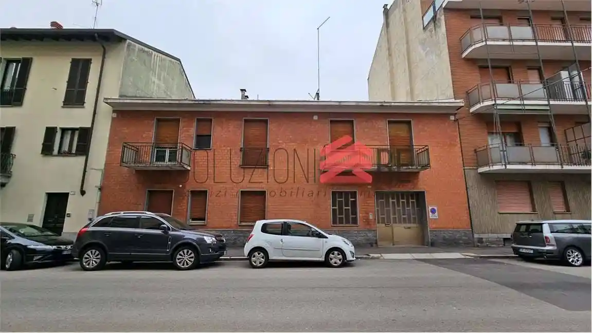 Palazzo - Edificio in vendita a Novara