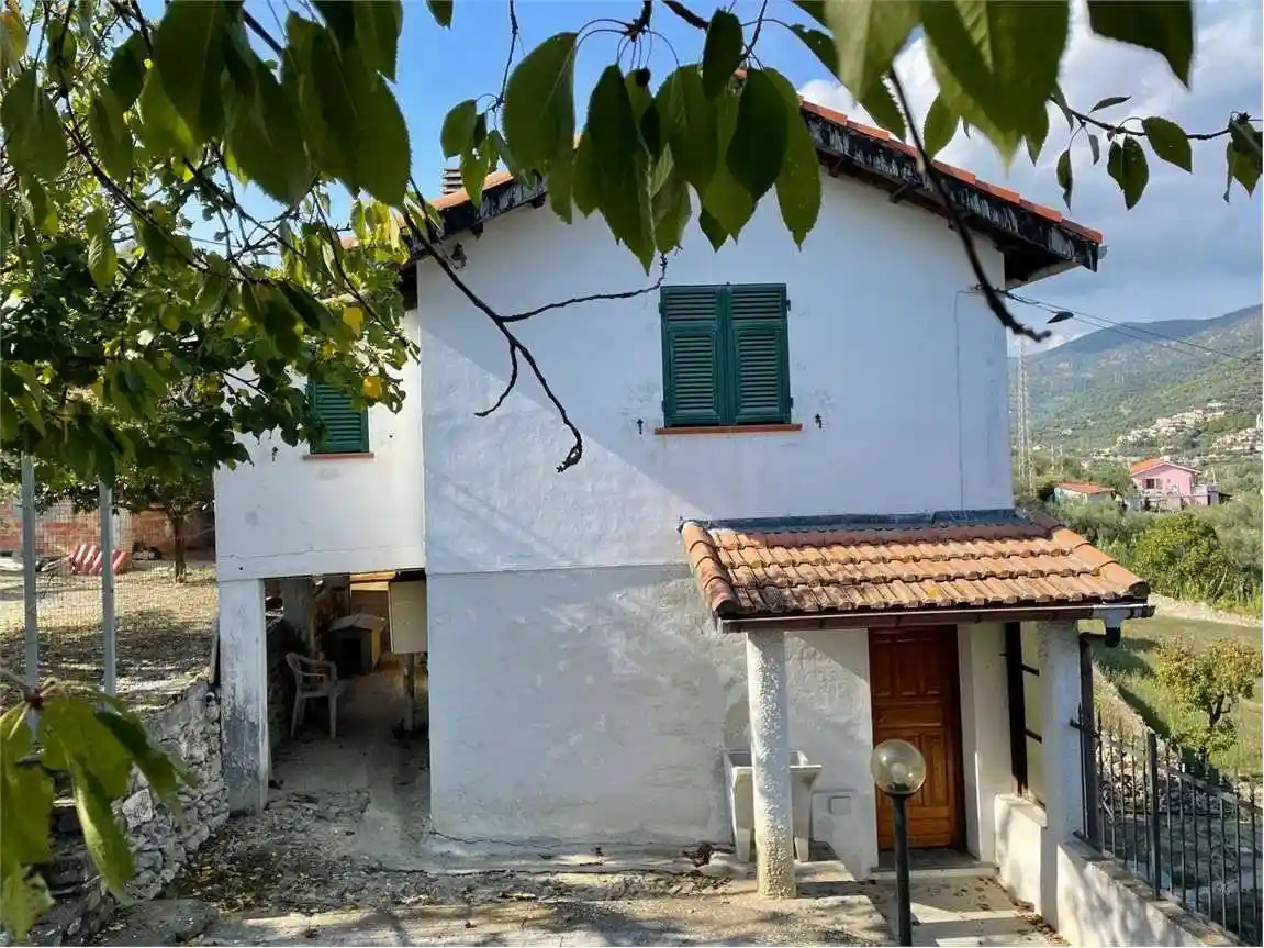 Villa in vendita a Diano Castello