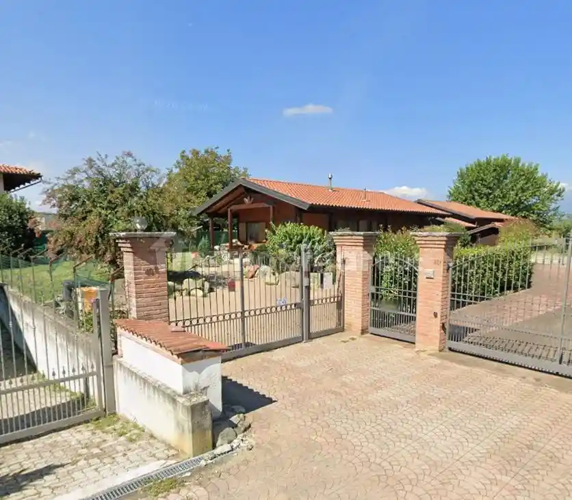 Villa in vendita a Strambino