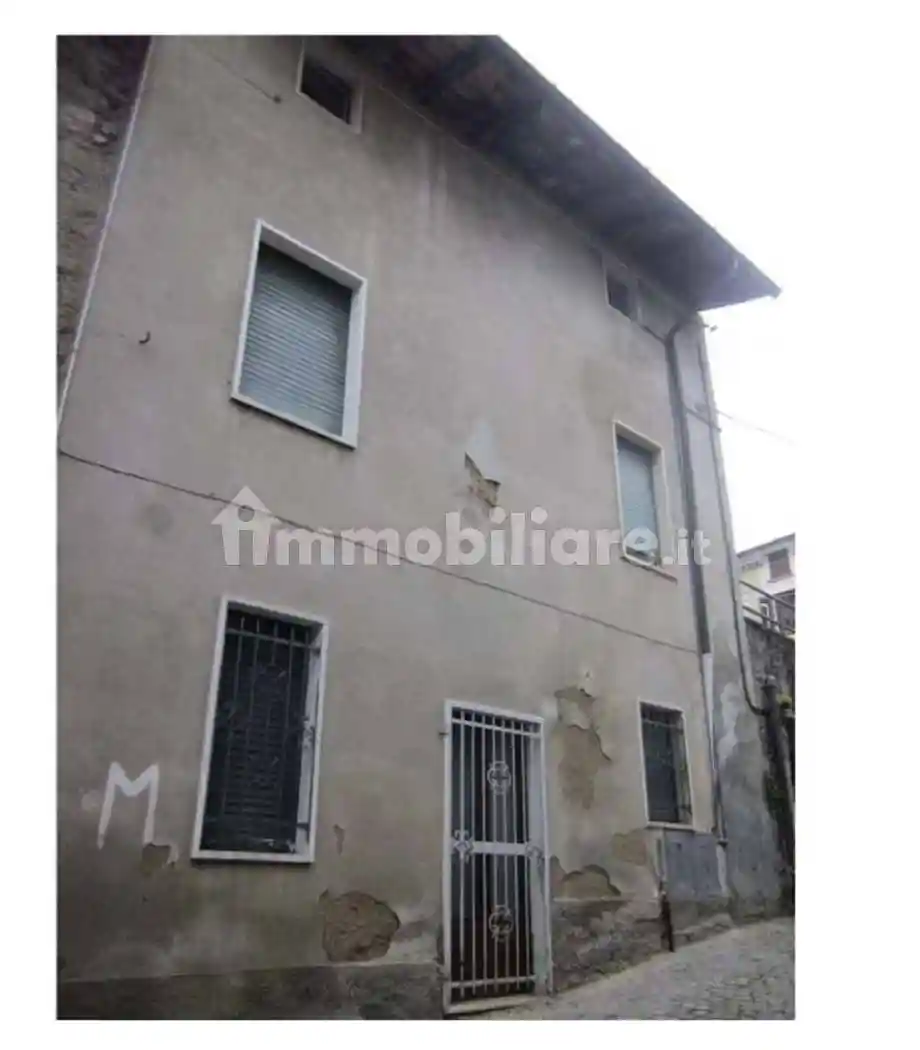 Palazzo - Stabile in vendita a Capriolo