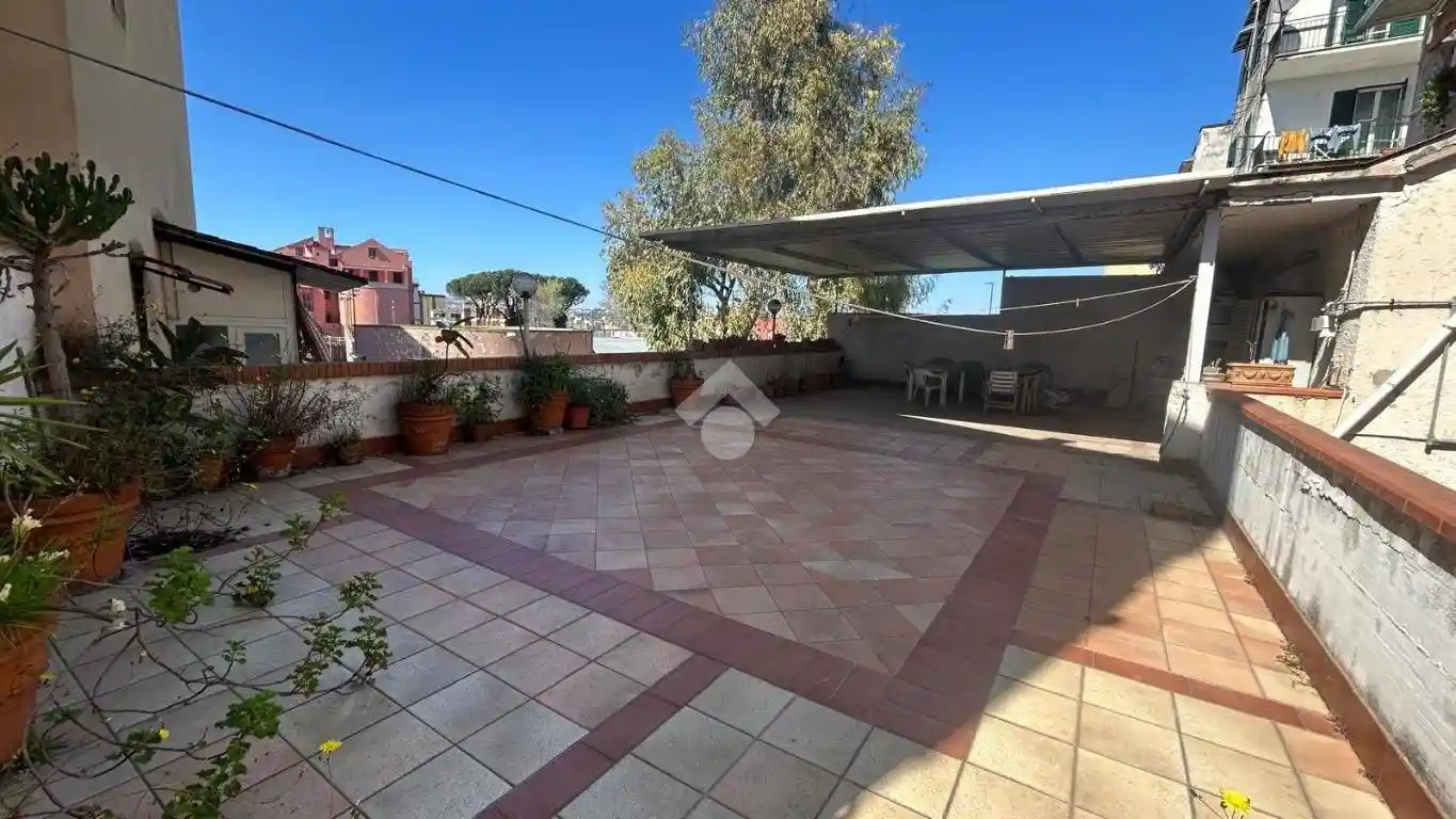 Appartamento in vendita a Napoli