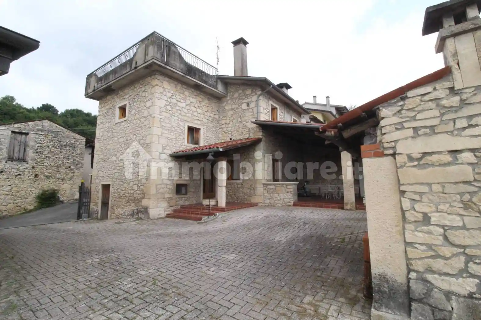 Villa in vendita a Castelgomberto