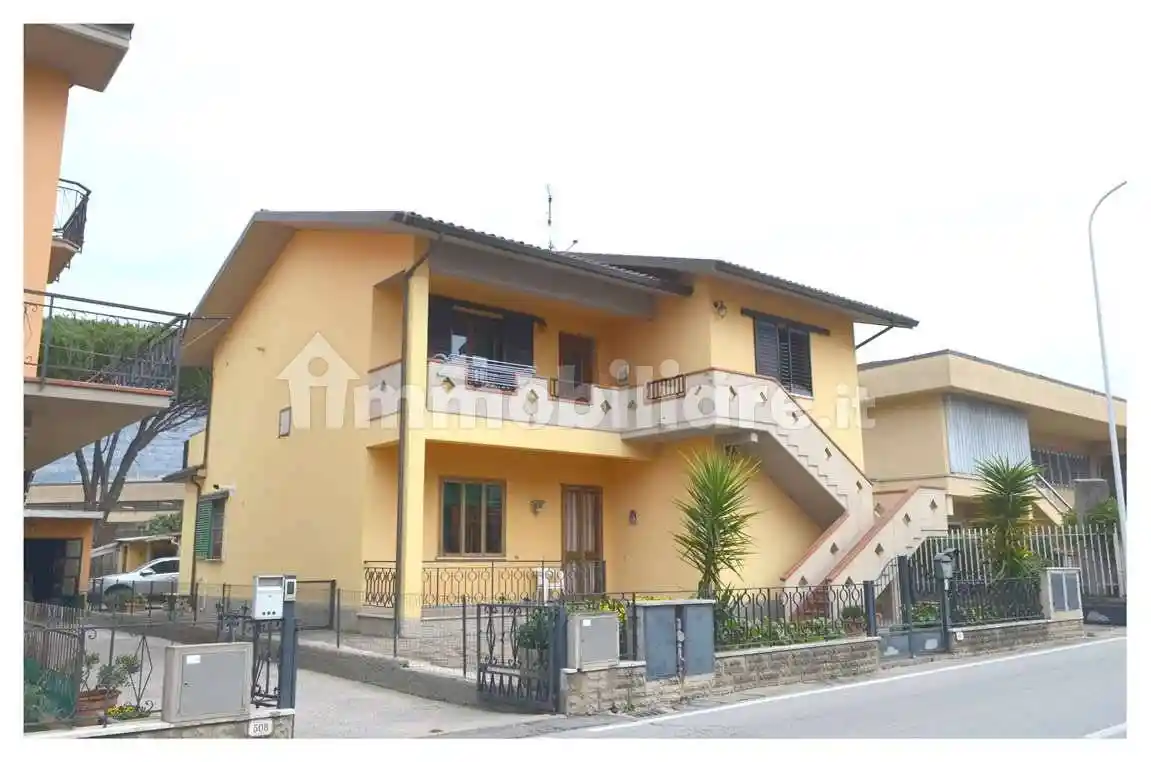 Villa in vendita a Monsummano Terme