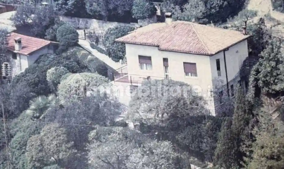 Villa in vendita a Gardone Riviera