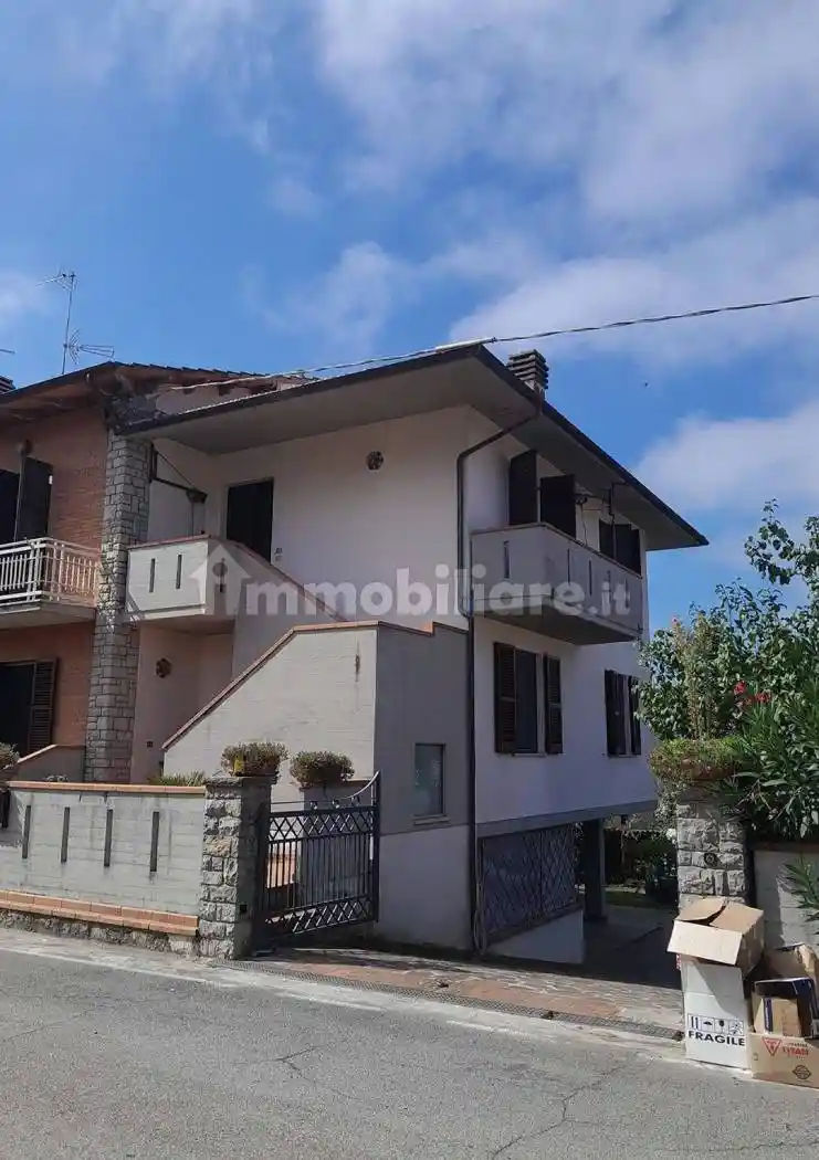 Appartamento in vendita a Sinalunga