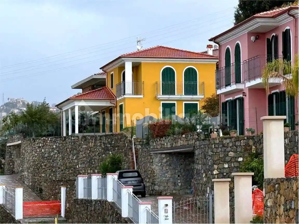 Villa in vendita a Bordighera