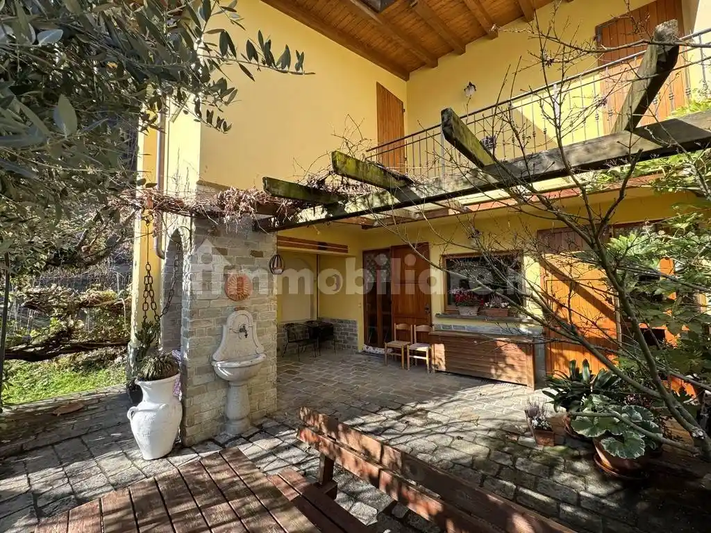 Villa in vendita a Pescate