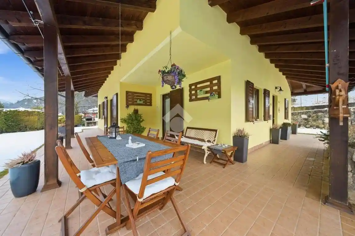 Villa in vendita a Vallarsa