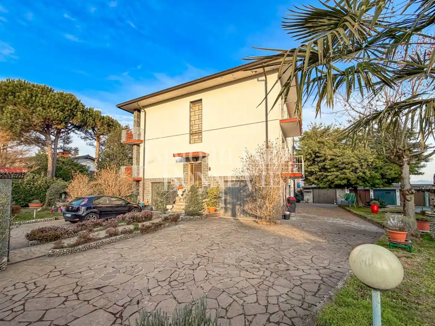 Appartamento in vendita a Faloppio