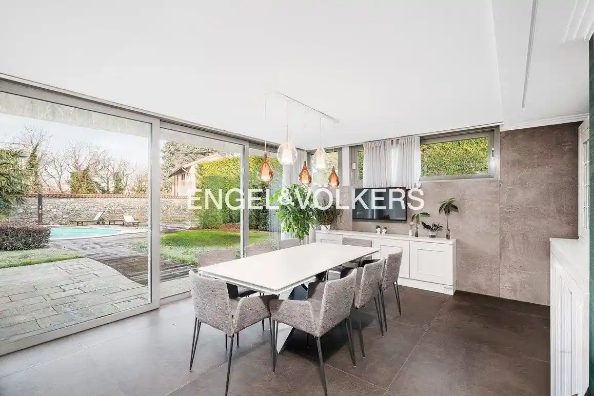 Villa in vendita a Arosio