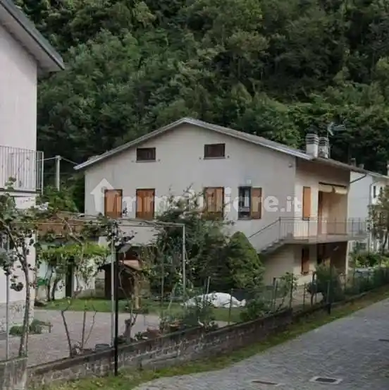 Appartamento in vendita a Dubino