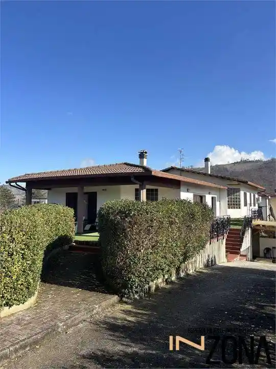 Villa in vendita a Colledara