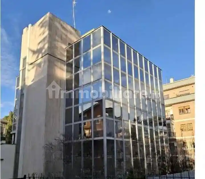 Palazzo - Edificio in vendita a Roma