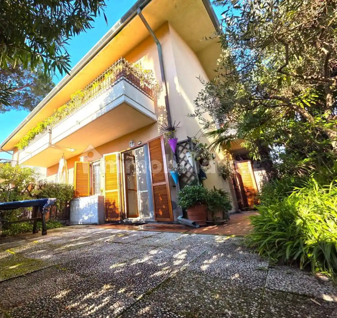 Villetta a schiera in vendita a Massa