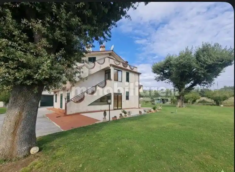 Villa in vendita a Jesi