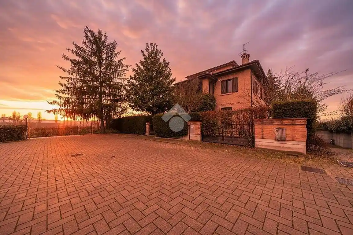 Villa in vendita a Modena